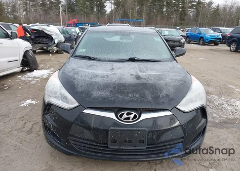 2016 Hyundai Veloster z USA, uszkodzony, nr VIN KMHTC6AD2GU301831